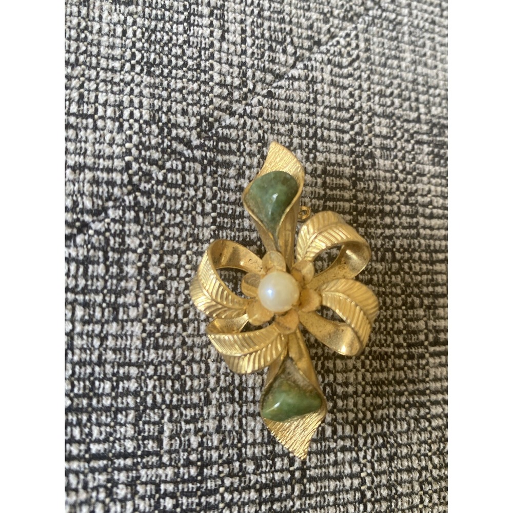 Vintage Gold Tone Bow Brooch With Jade & A Pearl Flower Costume Estate Jewelry
